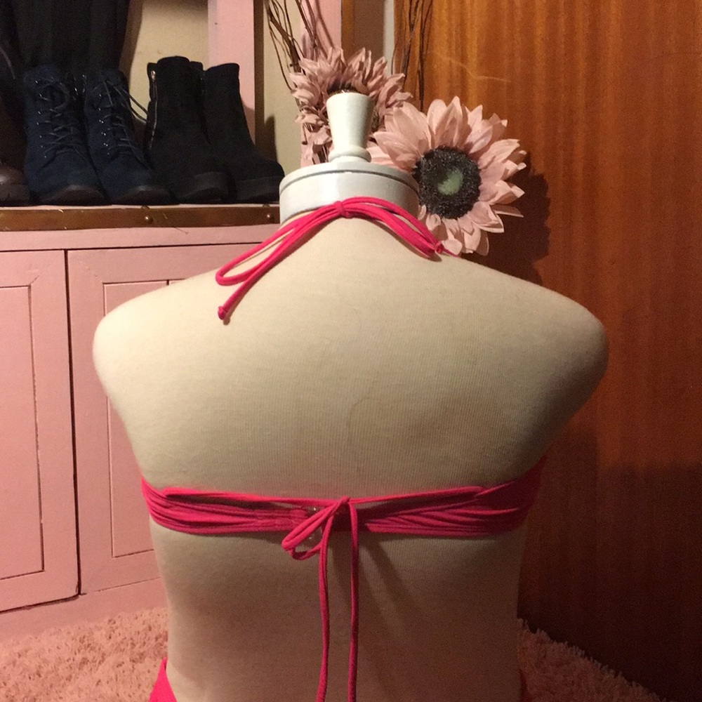 Bikini - Picture 2 of 2